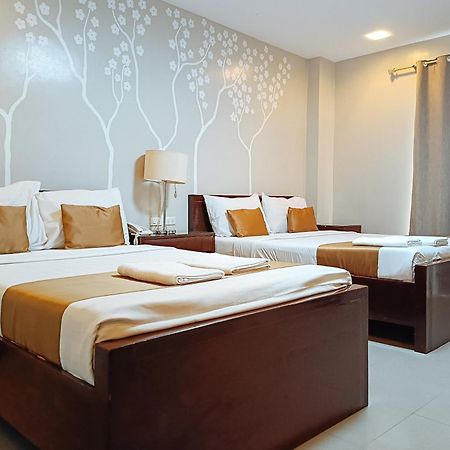 Hotel Juliana By Reddoorz Tuguegarao City Exterior photo