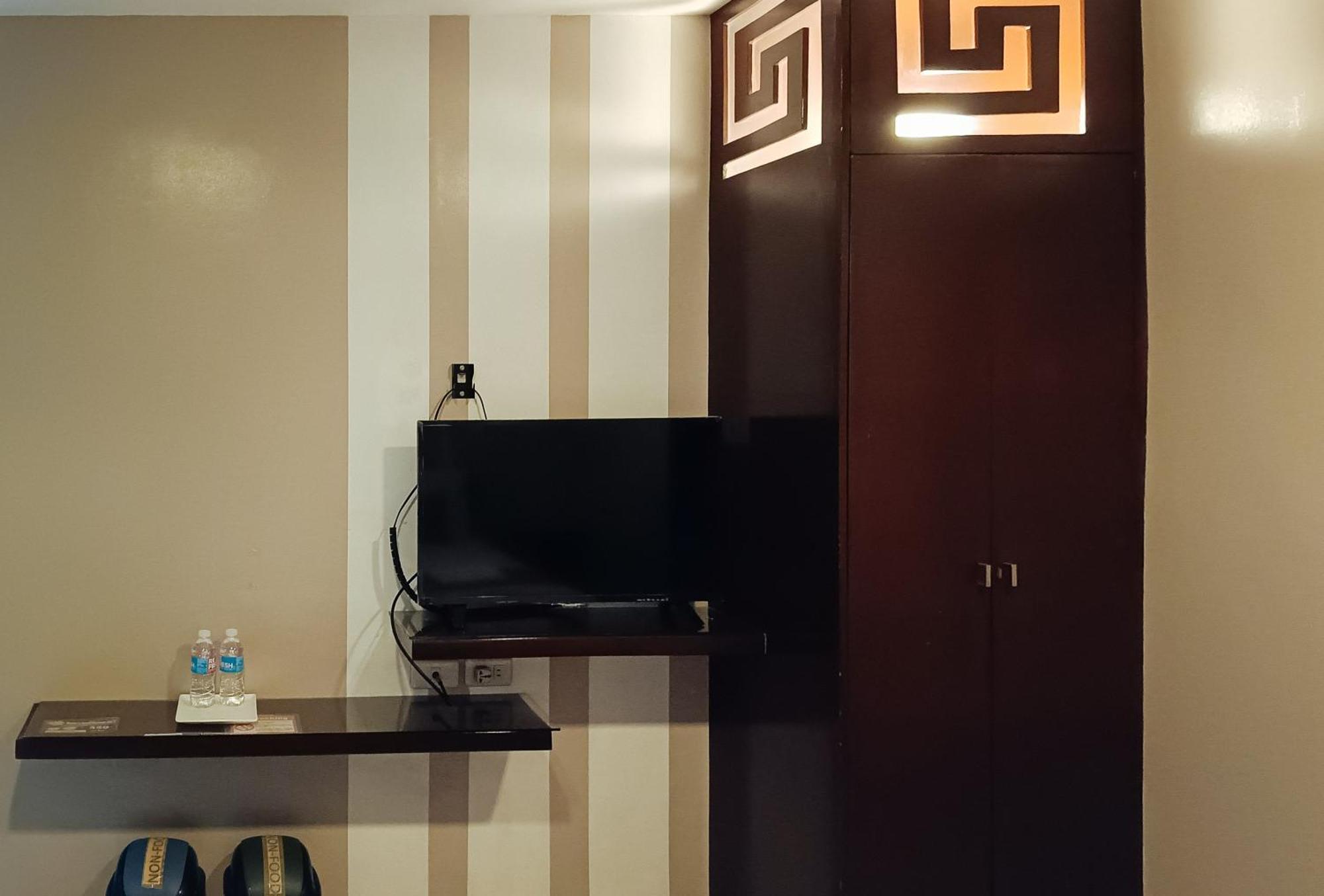 Hotel Juliana By Reddoorz Tuguegarao City Exterior photo