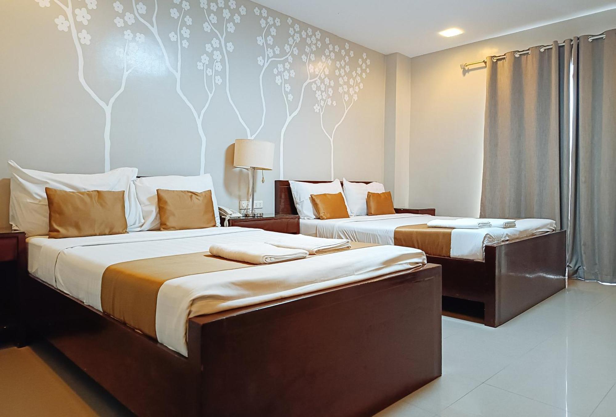 Hotel Juliana By Reddoorz Tuguegarao City Exterior photo