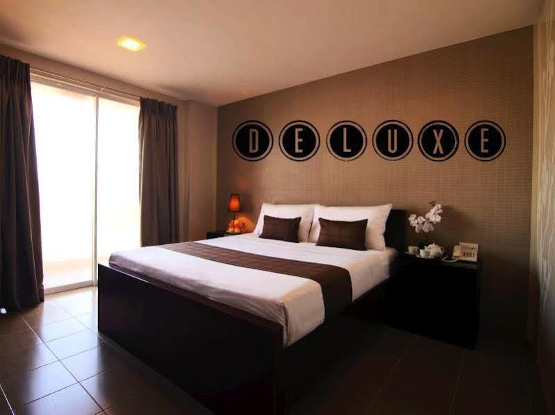 Hotel Juliana By Reddoorz Tuguegarao City Exterior photo